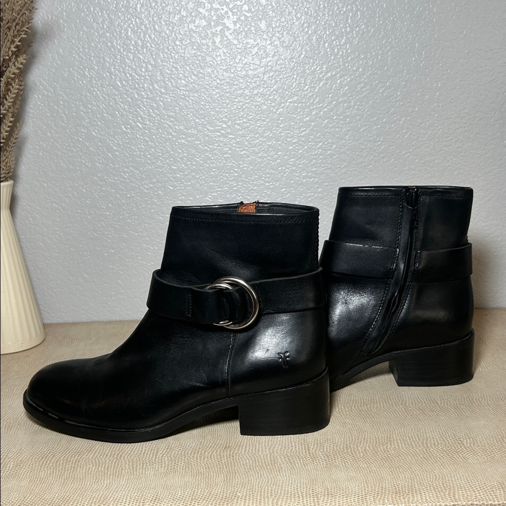 Frye Kristen Harness Short Boot Black Smooth Antique Pull Up 7 B MSRP $358 - Picture 10 of 16